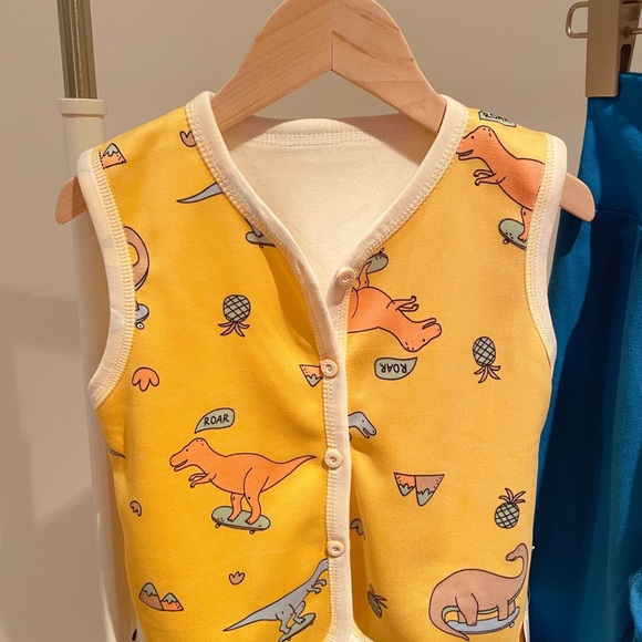 Children's Vest - Picture 5 of 6
